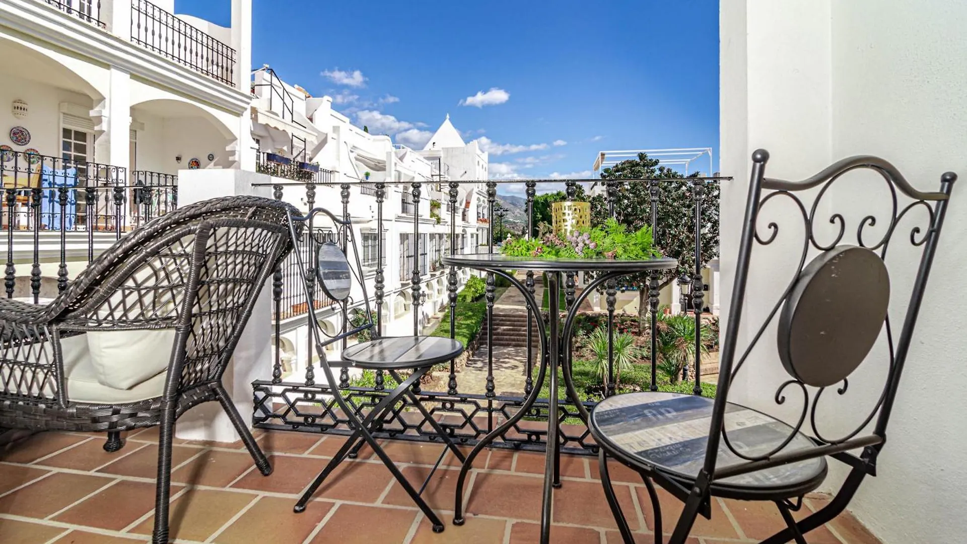 Ap103- Aloha Pueblo Marbella By Roomservices