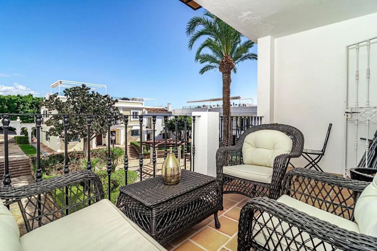 Ap103- Aloha Pueblo Marbella By Roomservices Spain